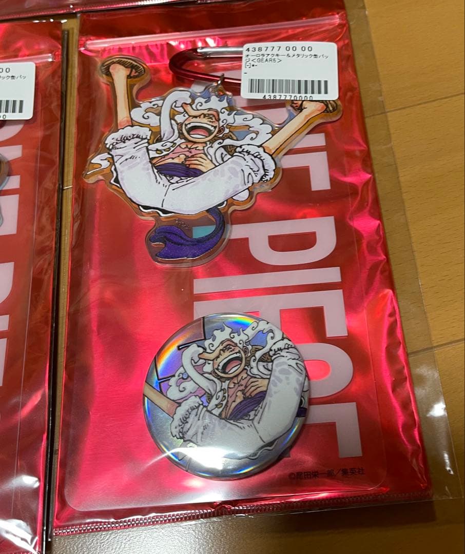 応募者全員サービスONE PIECEルフィアクリルキーホルダー＆缶バッジセット