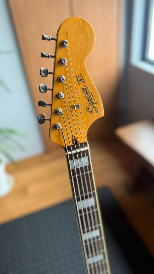 Squier Bass VI ギター