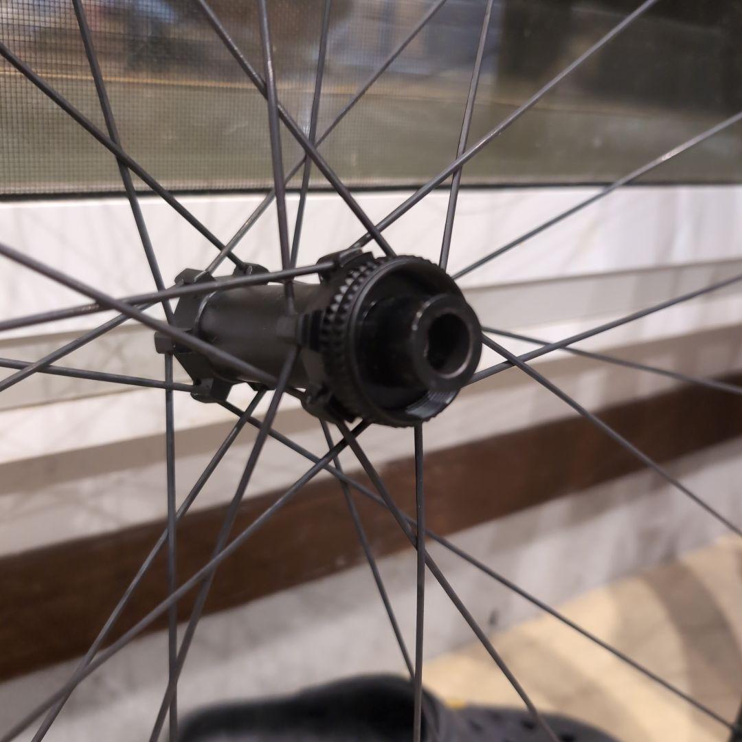 カーボンリム 超軽量 1300g ディスクブレーキ用 シマノフリー