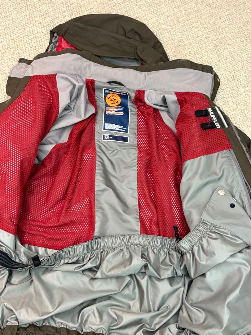 【デサント】カーキ色スキーウェア 上下セット ※お値下げしました