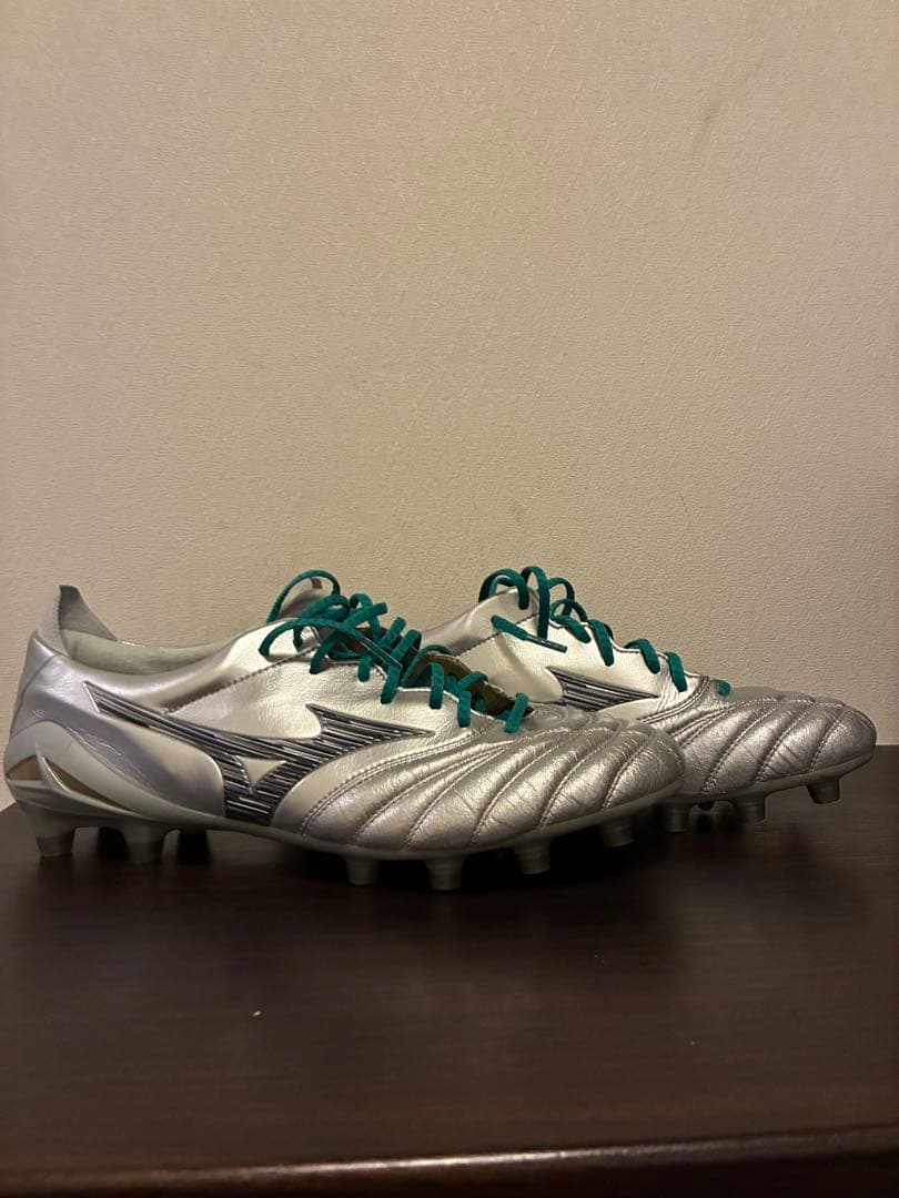 Mizuno サッカーシューズ シルバー/グリーン