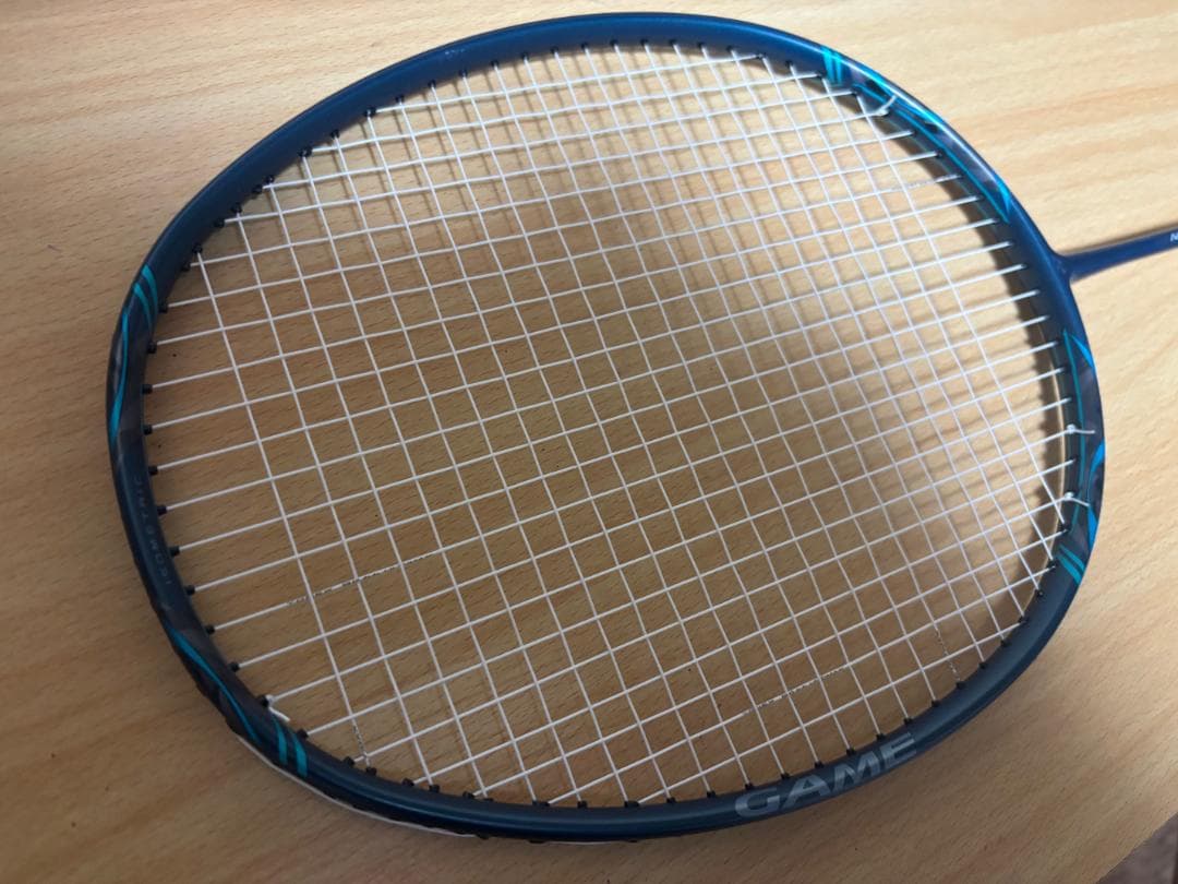 超美品　YONEX ナノフレア８００ゲーム　4U5　バドミントンラケット