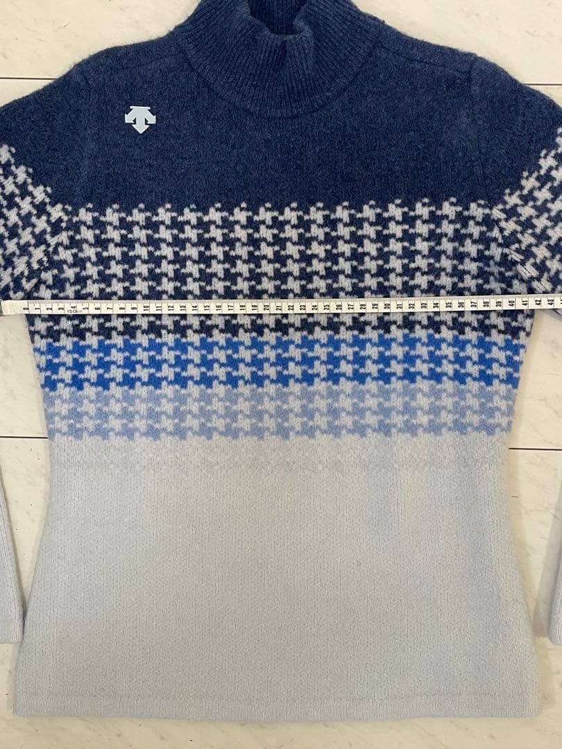 デサントゴルフ　紡毛ダブルジャガードボトルネックボーダーセーター　レディース