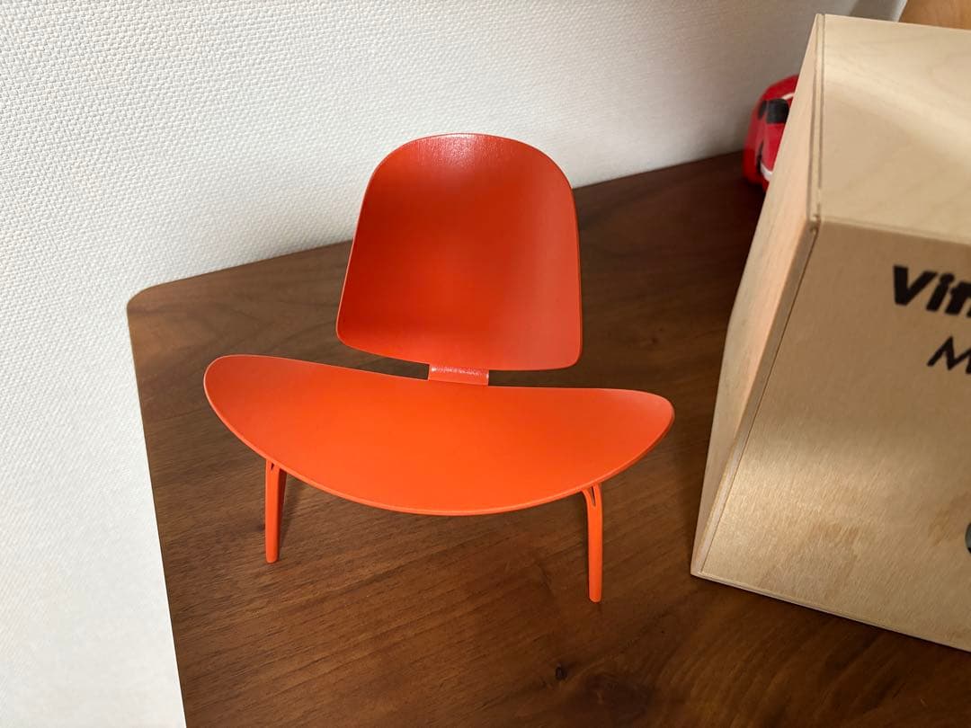 Vitra Design Museum ミニチュアチェア　CH07
