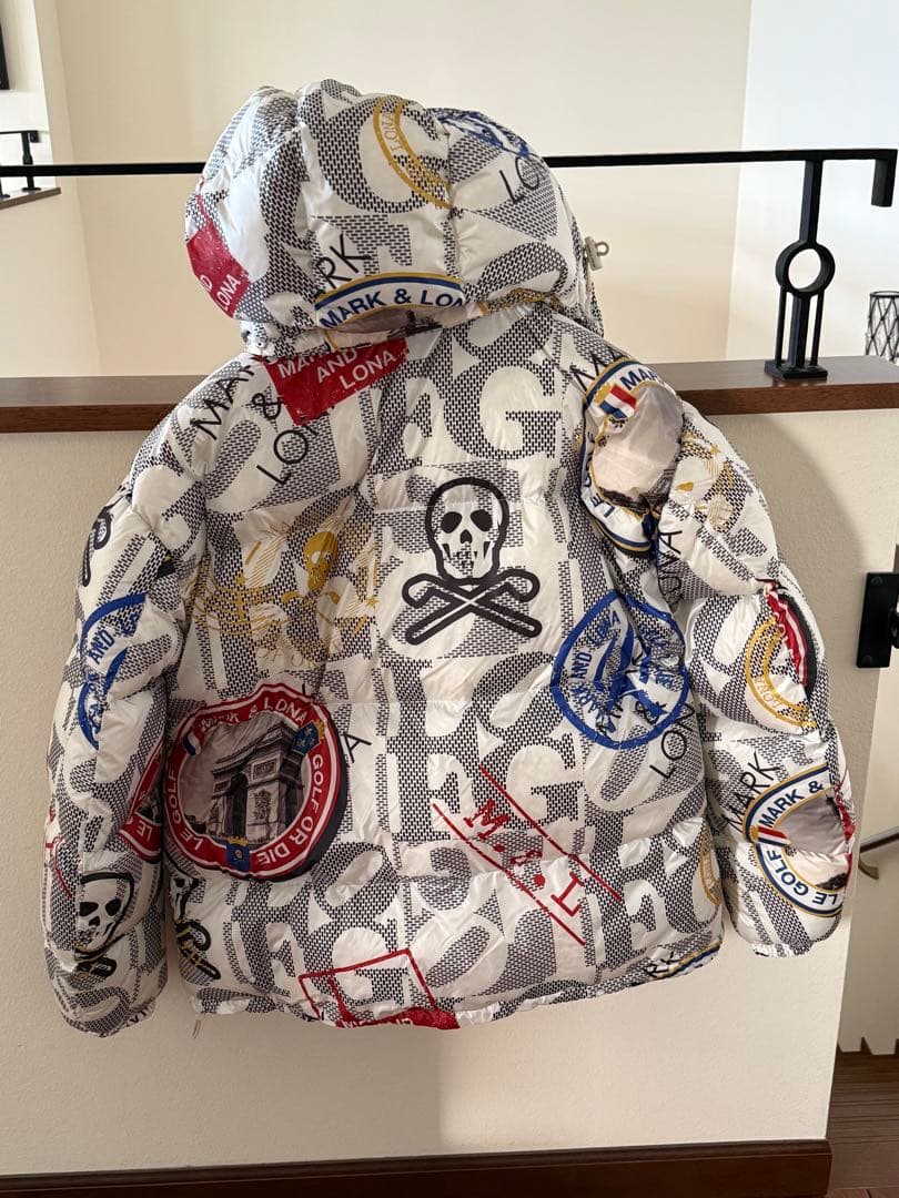 マークアンドロナ　ダウンジャケット　 新品、未使用　タグ付　正規品