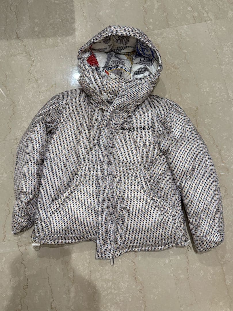 マークアンドロナ　ダウンジャケット　 新品、未使用　タグ付　正規品