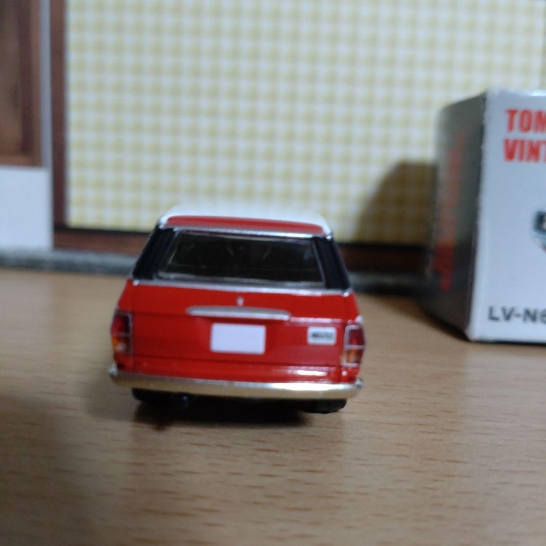 トミカリミテッドヴィンテージ　NISSANスカイラインバン（コカ・コーラ仕様）