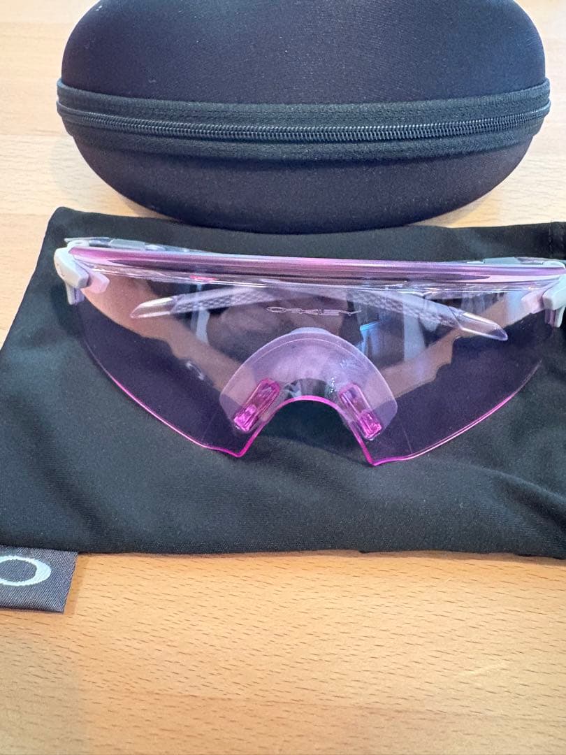 Oakley ピンクレンズ サングラス