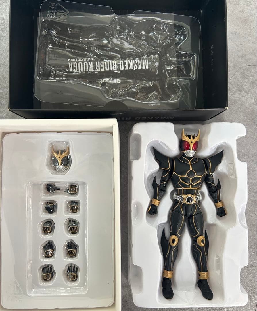 S.H.Figuarts 真骨彫製法 仮面ライダークウガ アルティメットフォーム
