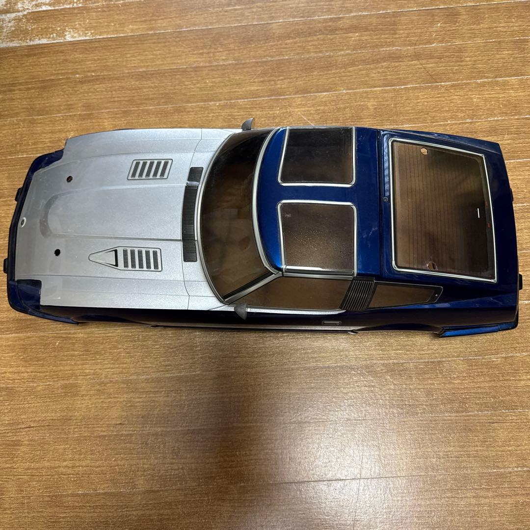 スポーツカー シルバー/ブルー クーペ