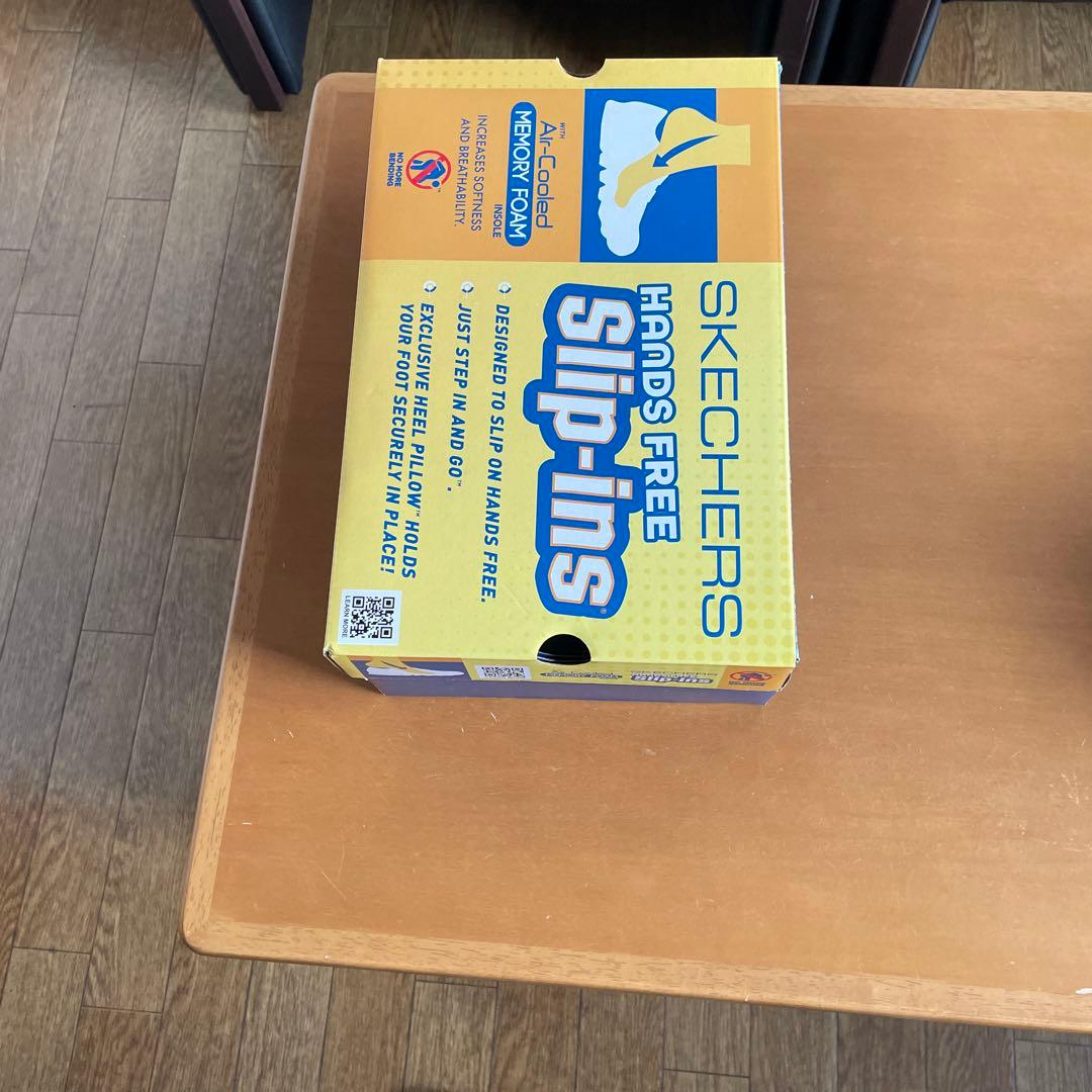 SKECHERS HAND'S FREE SLIP-INS ブラウン