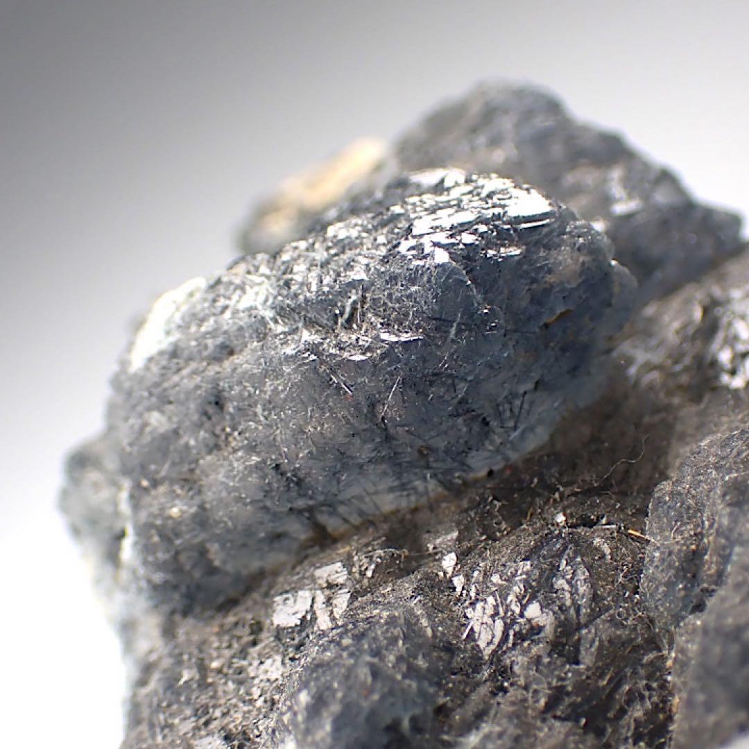 【パキスタン/ザギ産】リーベカイトインクォーツ(ザギマウンテンクォーツ)