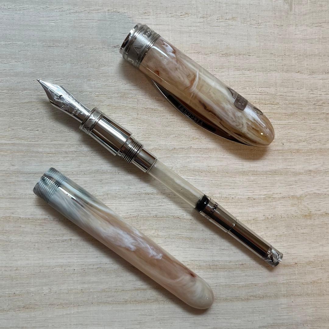 ビスコンティ ヴァン・ゴッホ マキシ バニラ 万年筆 字幅 M