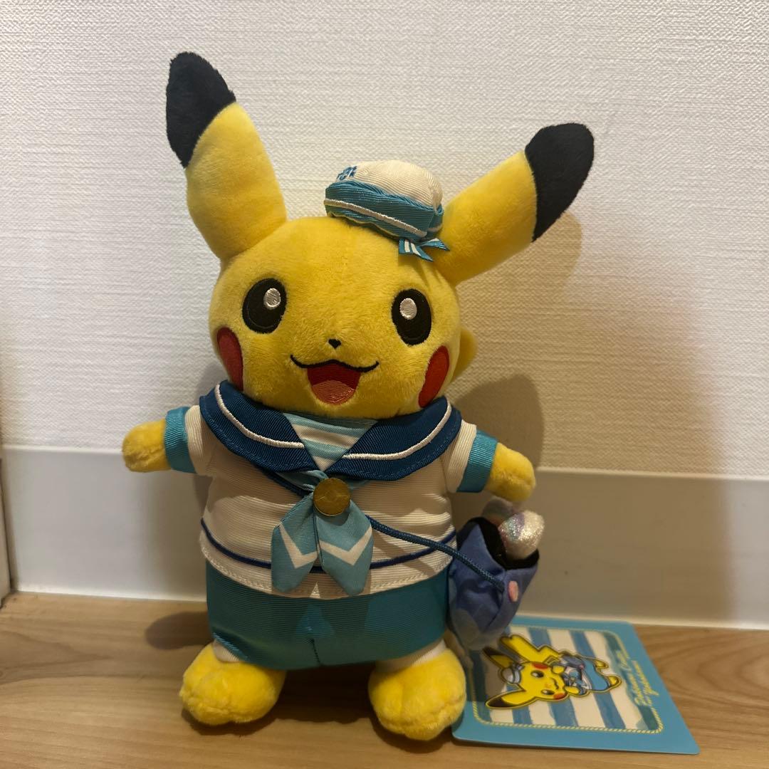 ヨコハマ　ピカチュウ　ぬいぐるみ