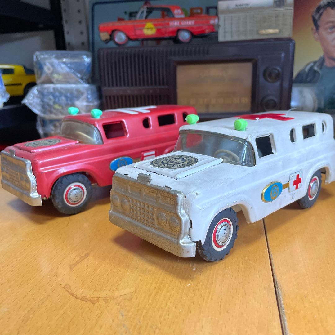 マルサン　ブルドッグシリーズ　 郵便車&救急車