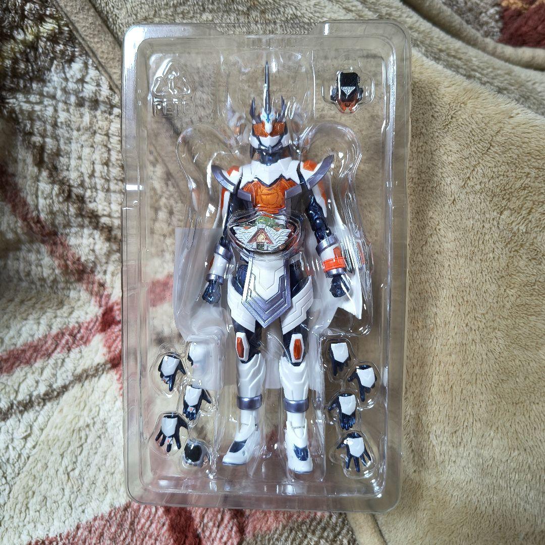 SHFiguarts 仮面ライダーマジェード サンユニコーン