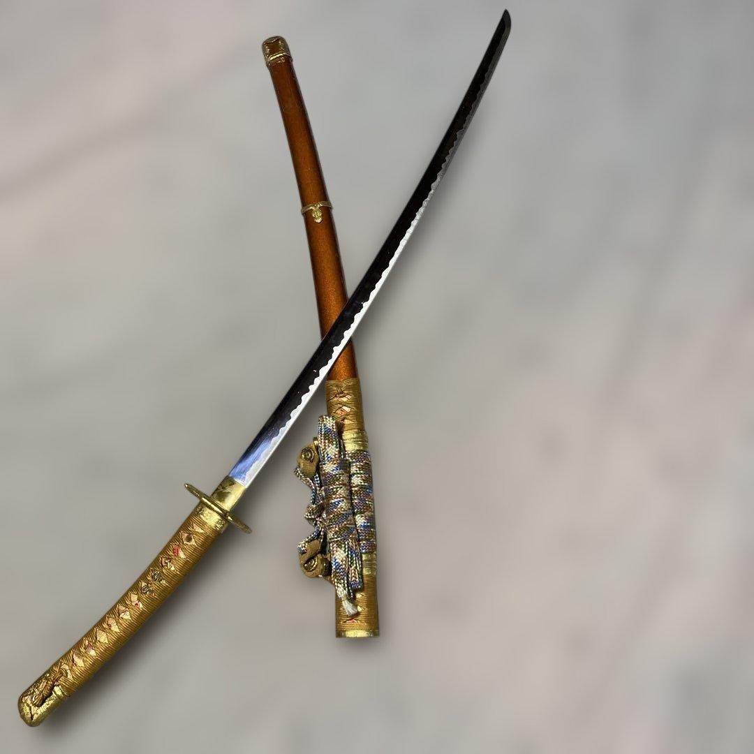 模造刀 太刀 金茶柄 太刀造鍔 太刀造り梨地呂鞘