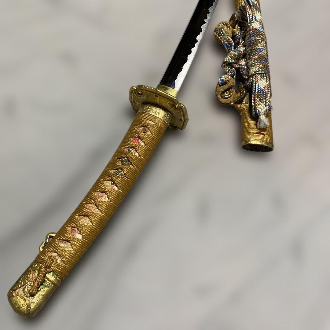 模造刀 太刀 金茶柄 太刀造鍔 太刀造り梨地呂鞘