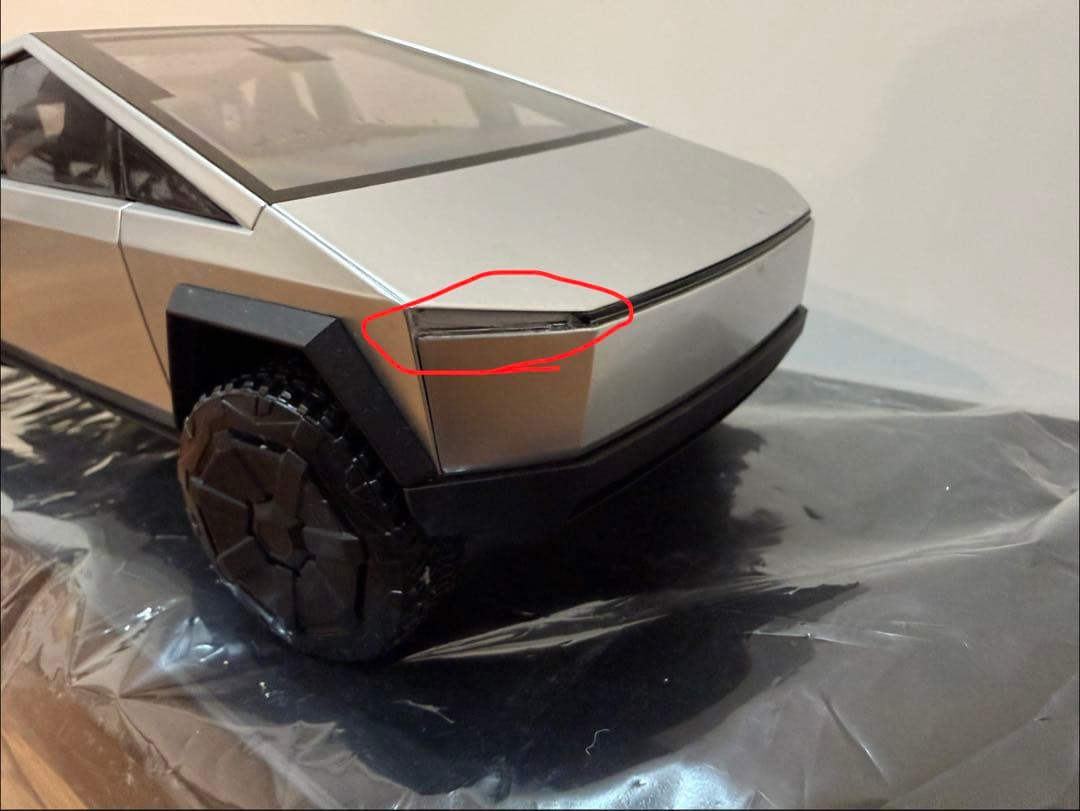 サイバートラック　ミニテスラ（テスラ正規品）