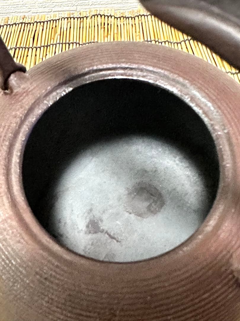 未使用品、供箱付　南部鉄器伝統工芸士　佐藤勝芳南部宝寿堂　姥口糸目　南部鉄瓶