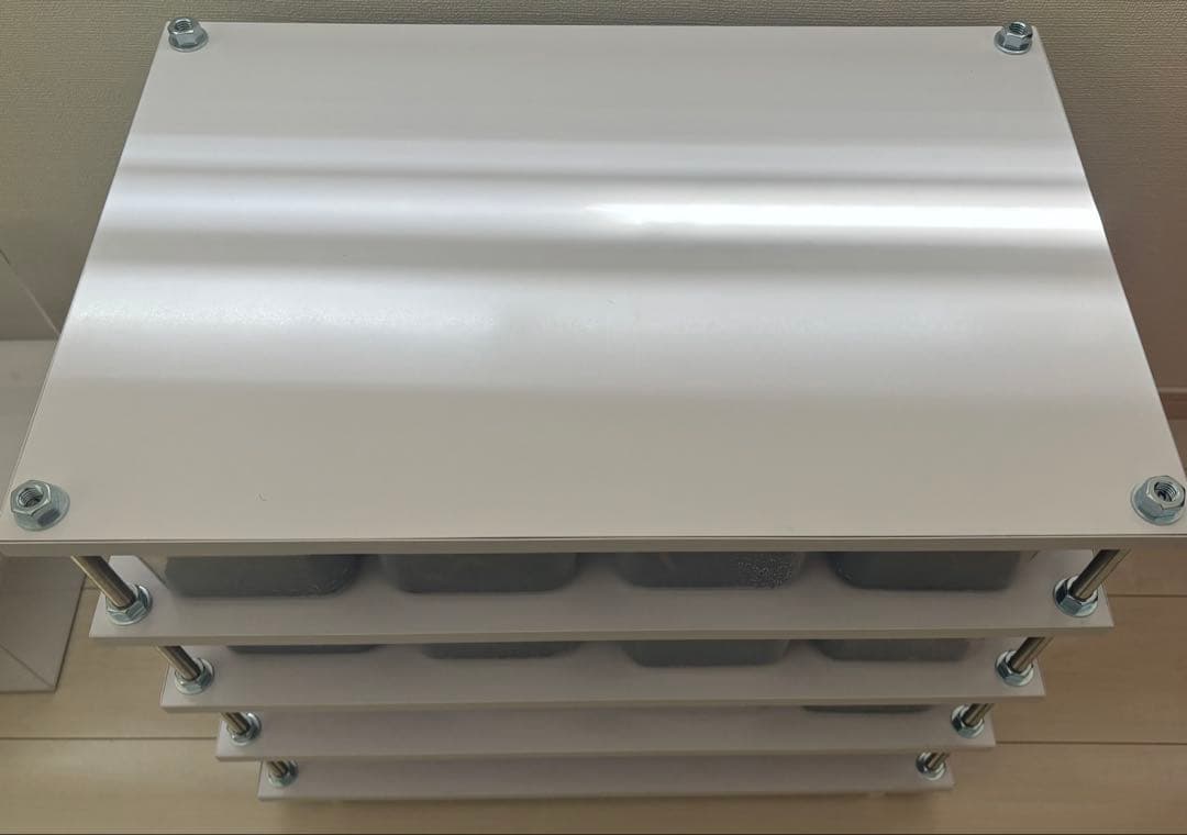 レオパ、ニシアフ用 自作飼育ラック（5段）キャスター付き