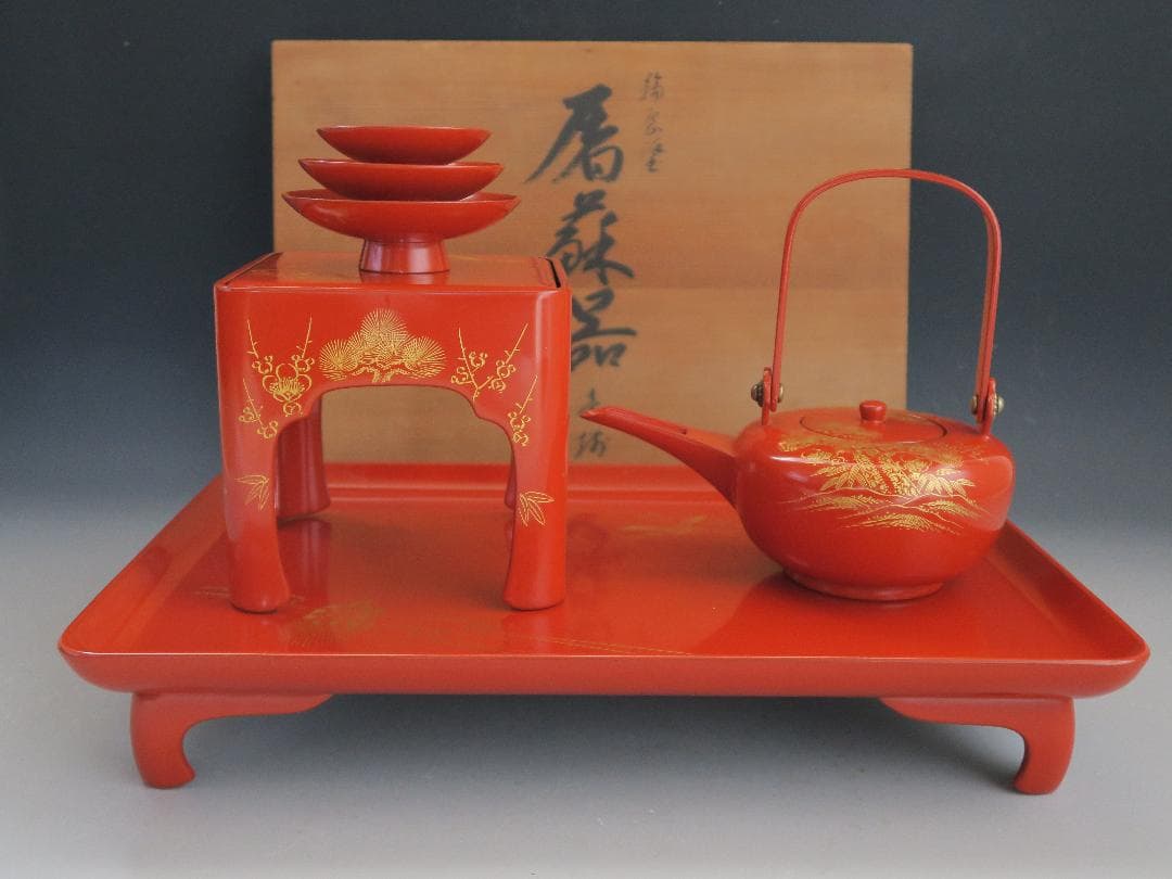 【輪島塗】屠蘇器 稲忠漆芸堂謹製 鶴亀松竹梅 沈金 洗朱 壱組 天然木 共箱