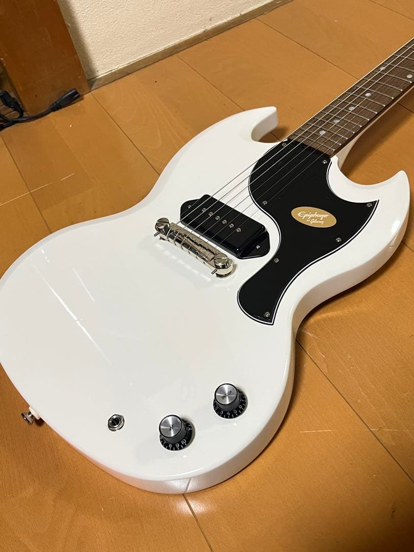 エピフォン YungBlud SG Junior Classic White