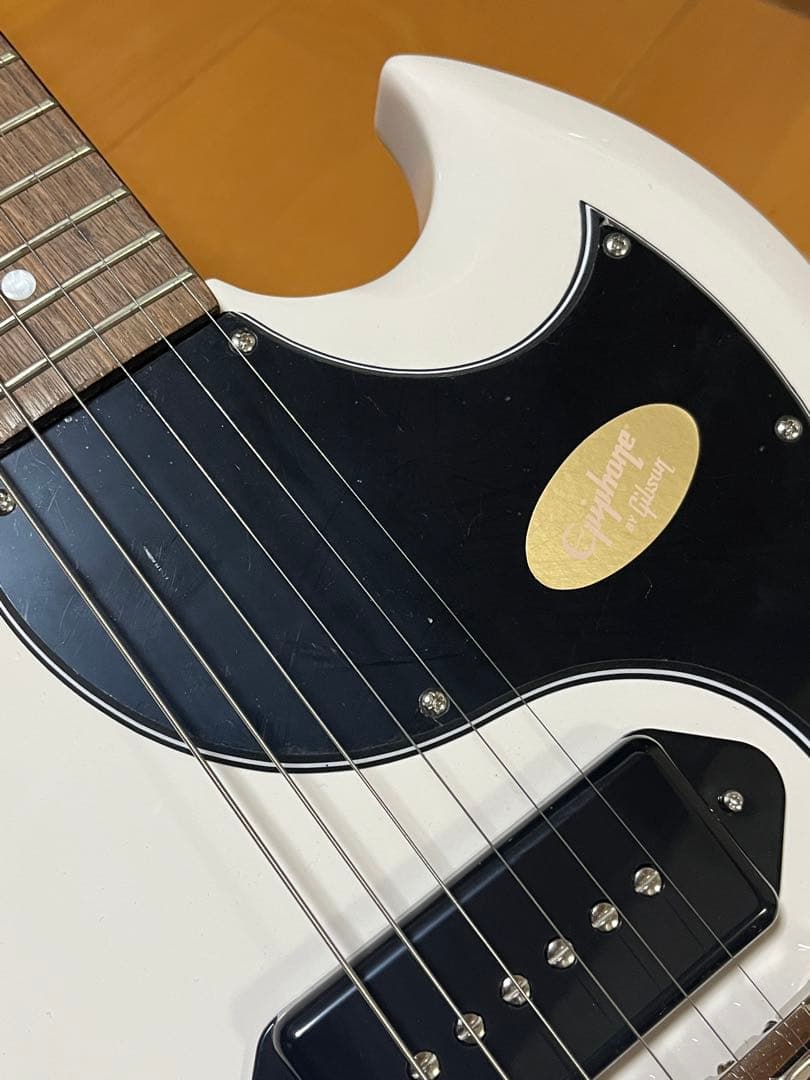 エピフォン YungBlud SG Junior Classic White