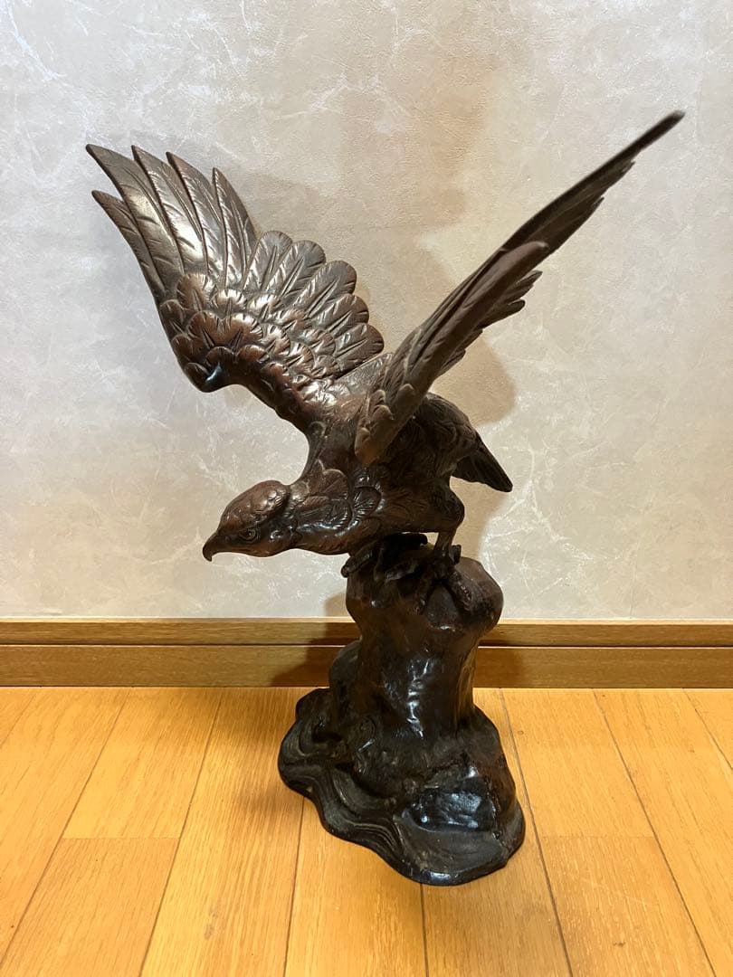 お値下げします。　骨董 鷹置物 鍍銀か洋銀 大正昭和頃 大型置物 飾り レトロ