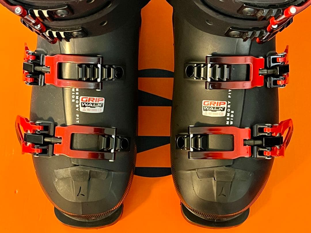 幅広モデル ATOMIC Hawx Magna 130S 26-26.5cm