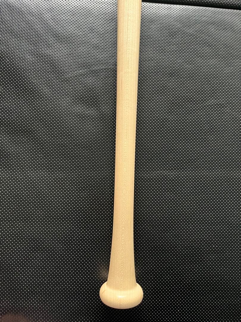 読売ジャイアンツ　巨人　岡本和真 #25　バット NPBマーク 支給品　実使用