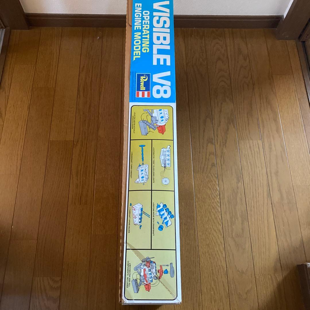 REVELL Visiblle V8 エンジン模型　1/4スケール