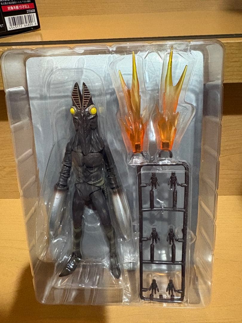 内未開封 ウルトラマン ULTRA-ACT バルタン星人 830526124