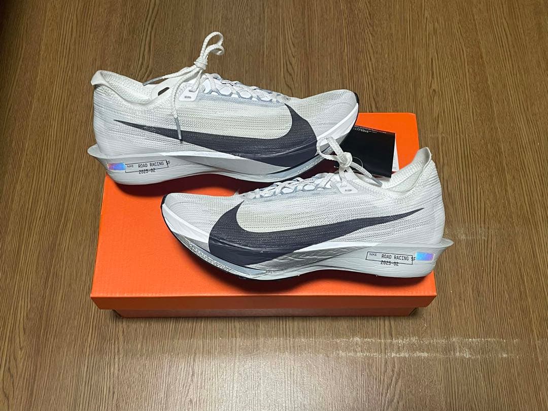 ナイキ　ランニングシューズ　ストリークフライ2 26