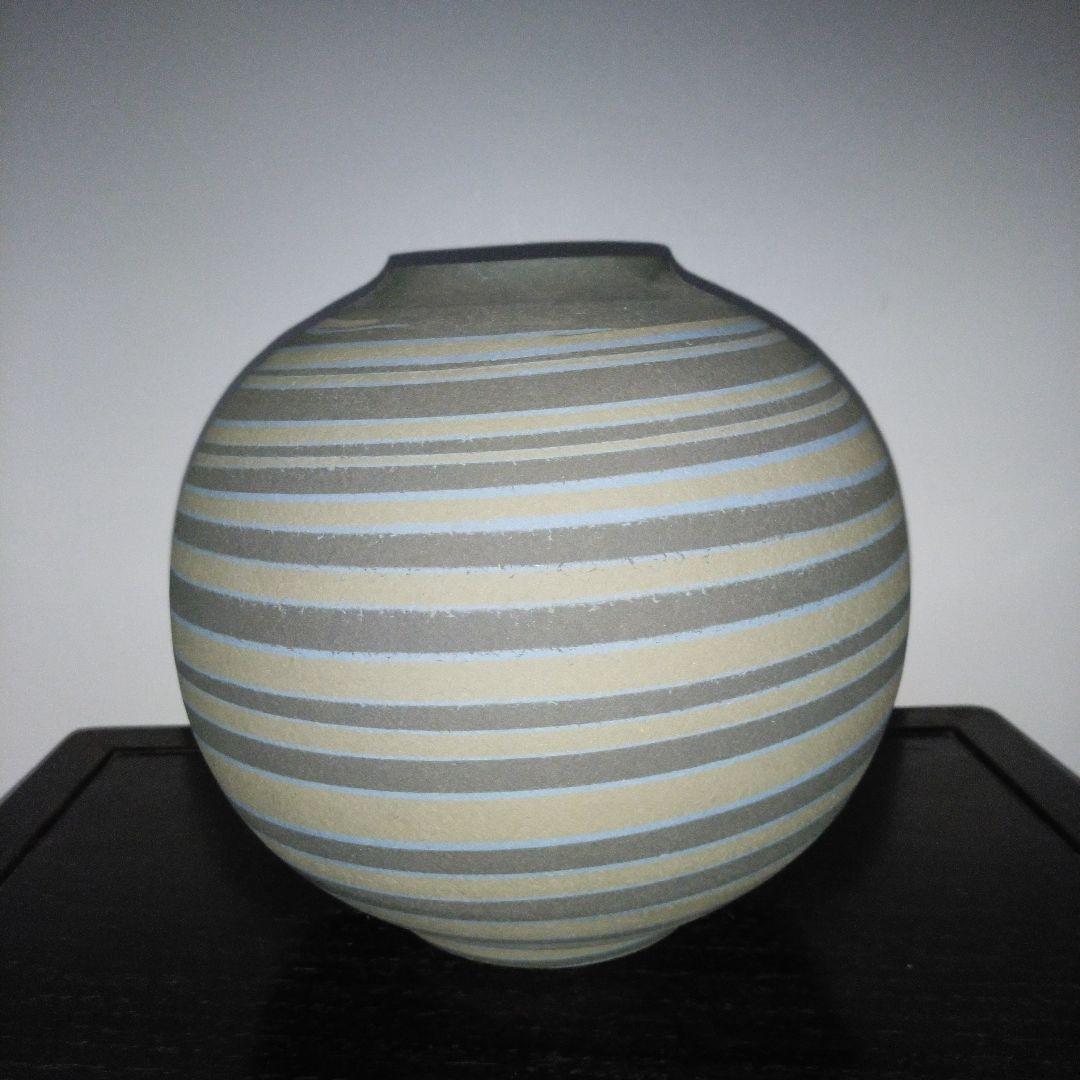 NO561 尾形香三夫 練上陶芸 花瓶(壺型) 銘有り「香」