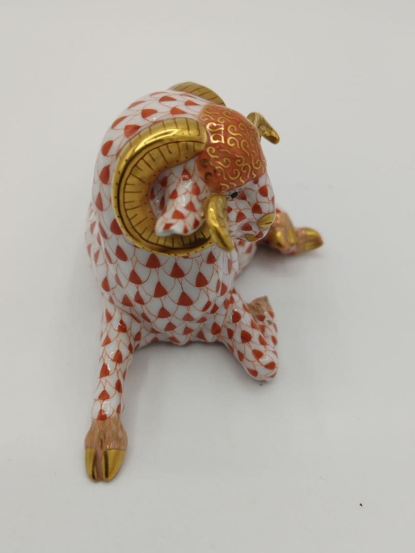 ヘレンド　干支シリーズ 「未(ひつじ)」金彩仕上げ 置物　フィギュリン磁器