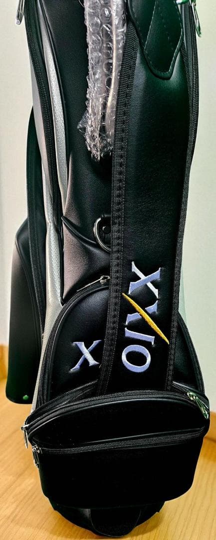吉田幸真送料無料//展示品XXIO ゴルフバッグ 新品未使用 黒/銀