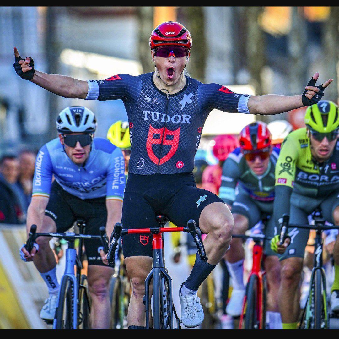 支給品　TUDOR Pro Cycling Team　スキンスーツ　 チューダー