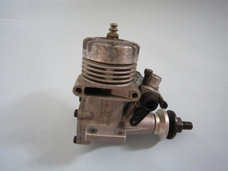 OS　小川精機　飛行機用　小型　エンジン　新品未使用部品　中古エンジン3個