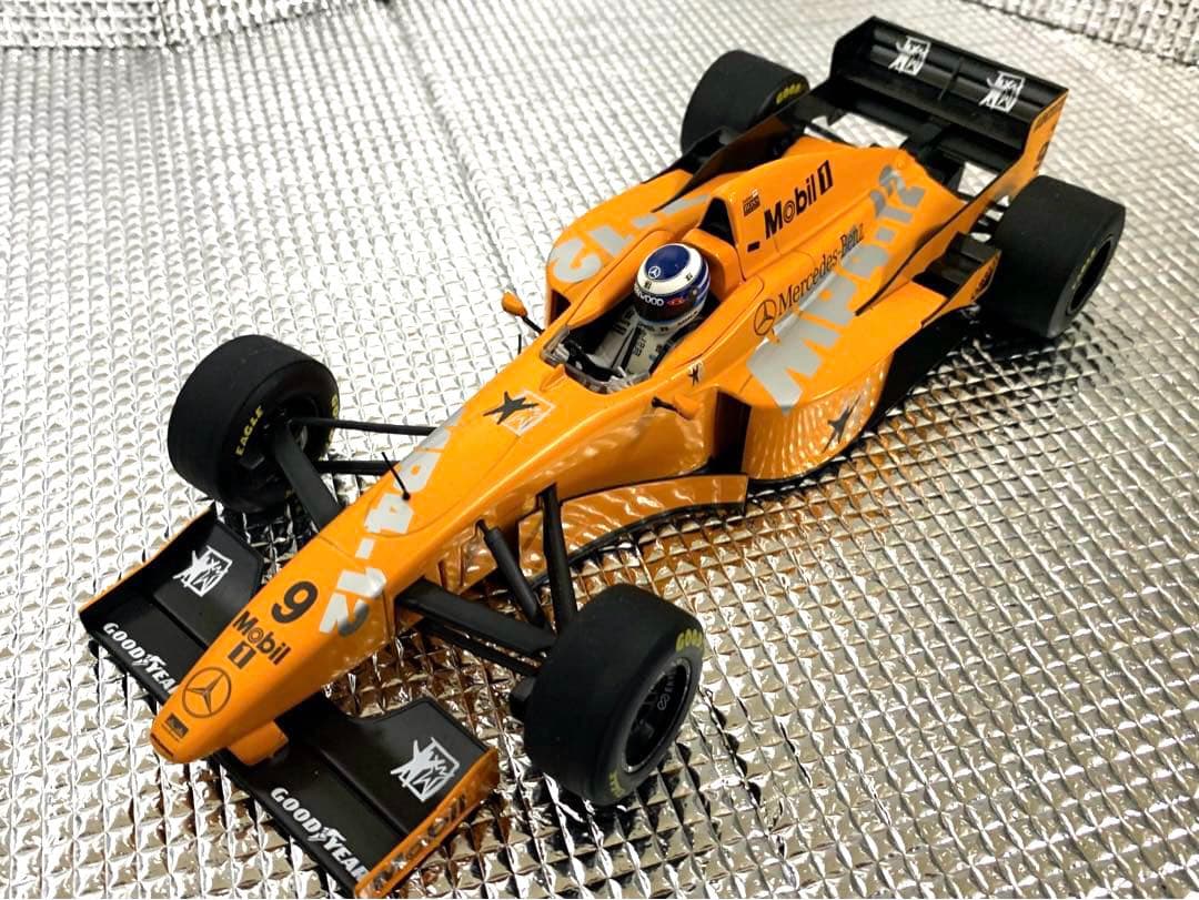 【F1 ミニチャンプス　マクラーレン　メルセデスMP4/12 1/18】