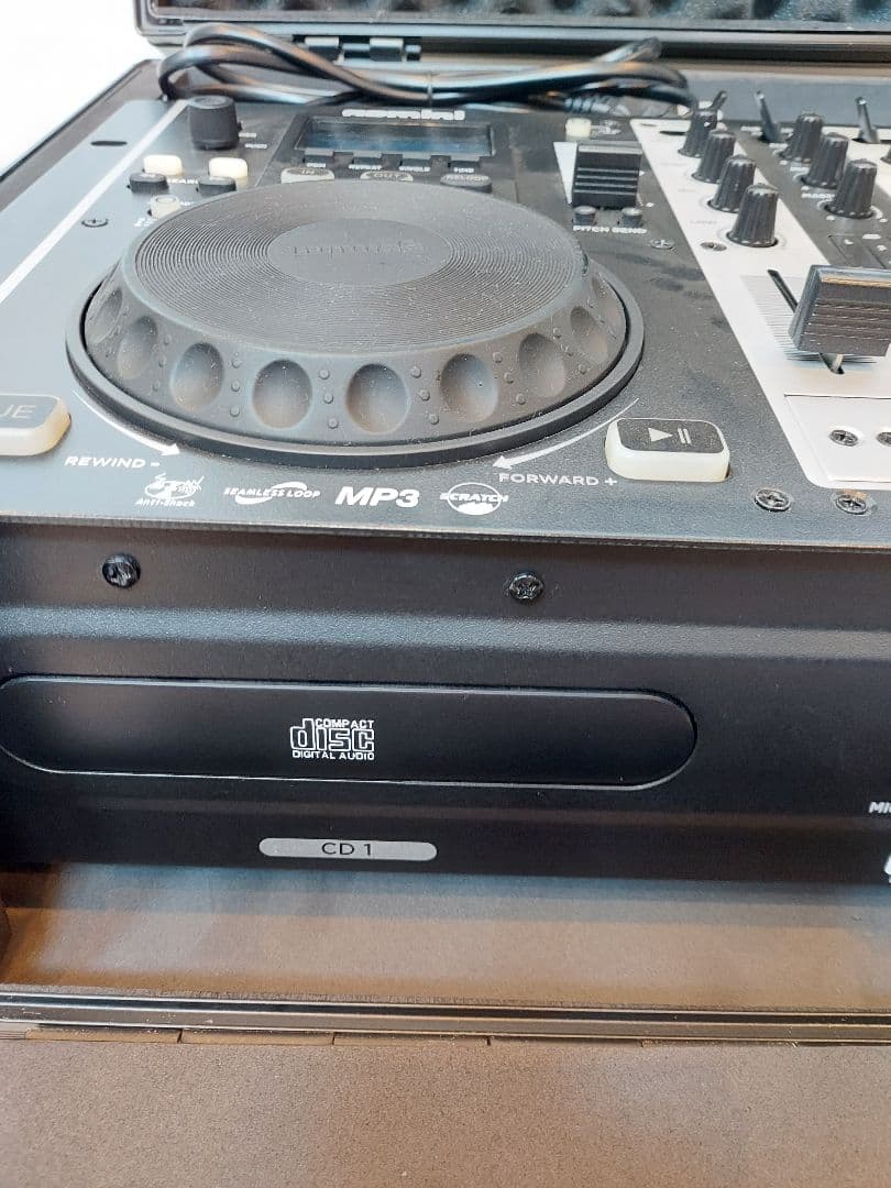 GEMINI/ジェミナイ CDM-3650 MP3/CD ミキシング・コンソール