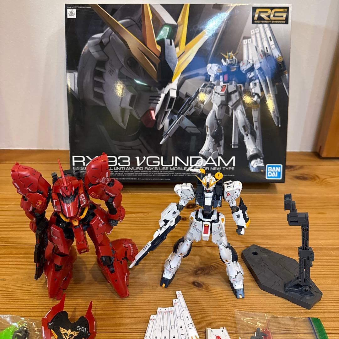 ガンプラ　RG ニューガンダム　& サザビー　セット　組立済み