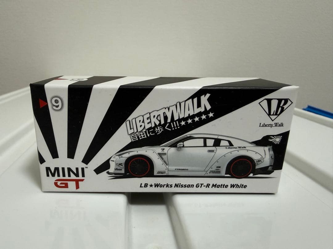 Liberty Walk LB★Works NissanGT-R マットホワイト