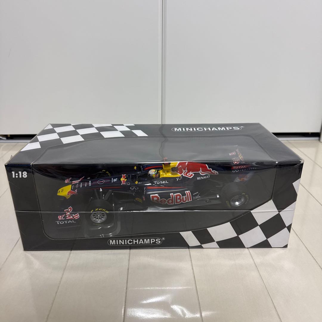 MINICHAMPS 1/18レッドブル セバスチャン・ベッテル RB7