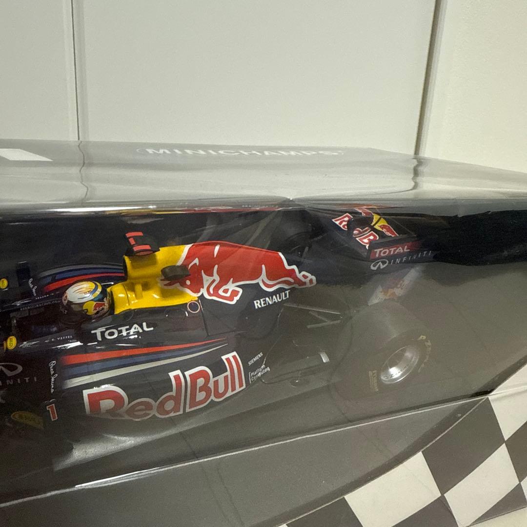 MINICHAMPS 1/18レッドブル セバスチャン・ベッテル RB7