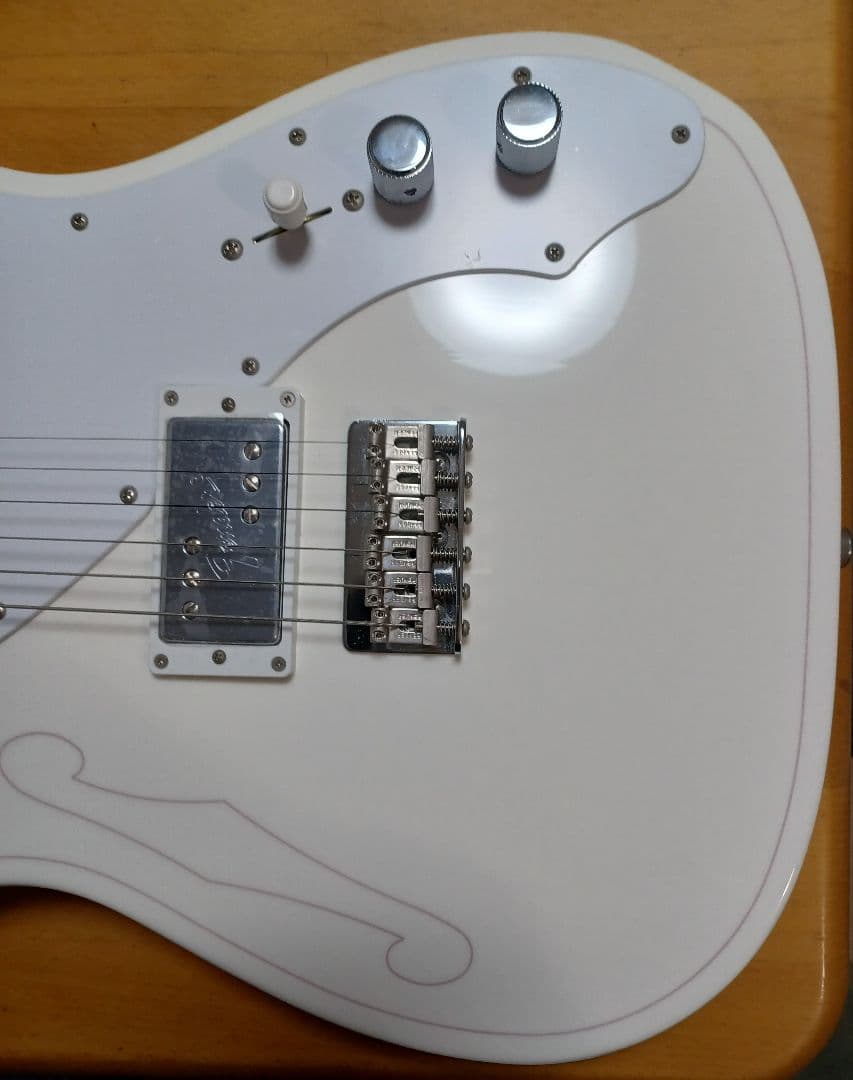 [SILENT SIREN] TELECASTER すぅモデル ギターケース付き