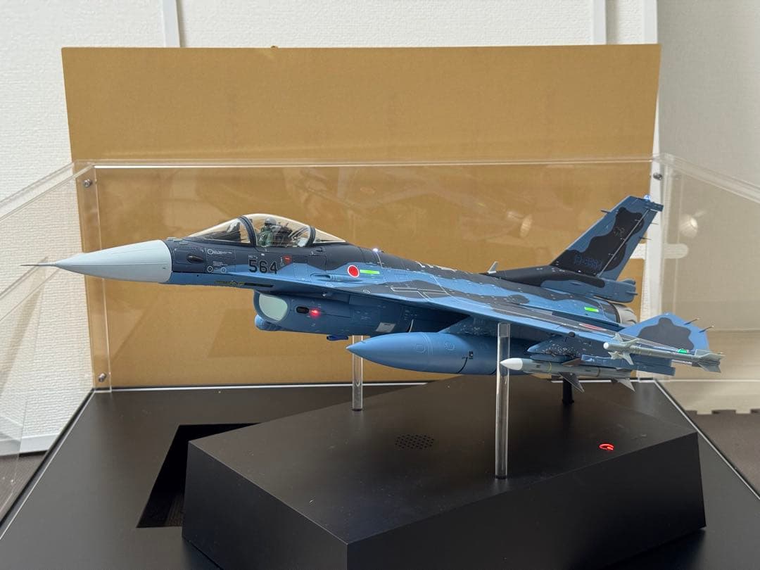 ディアゴステーニF-2A 戦闘機　専用ディスプレイケース付き