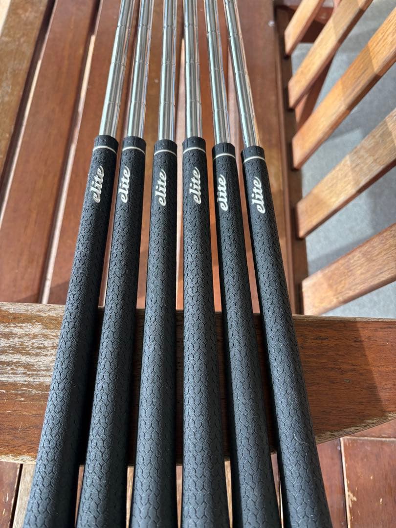 Dynamic Gold S200 シャフト Eliteグリップ　5-P