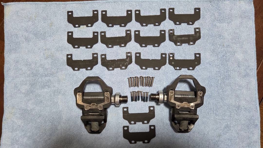 EQUAL 他調整形ROADペダル シマノ SPD-SL対応 ビンディングペダル