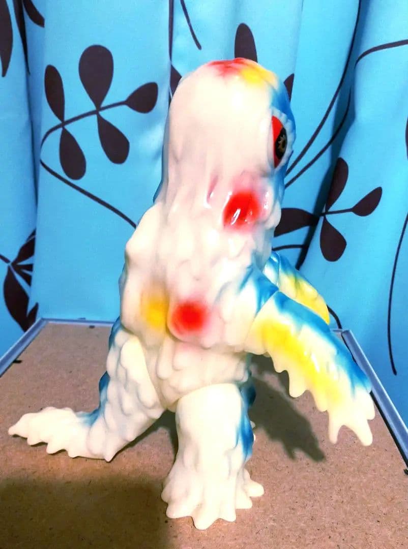 蓄光ヒドラソフビ